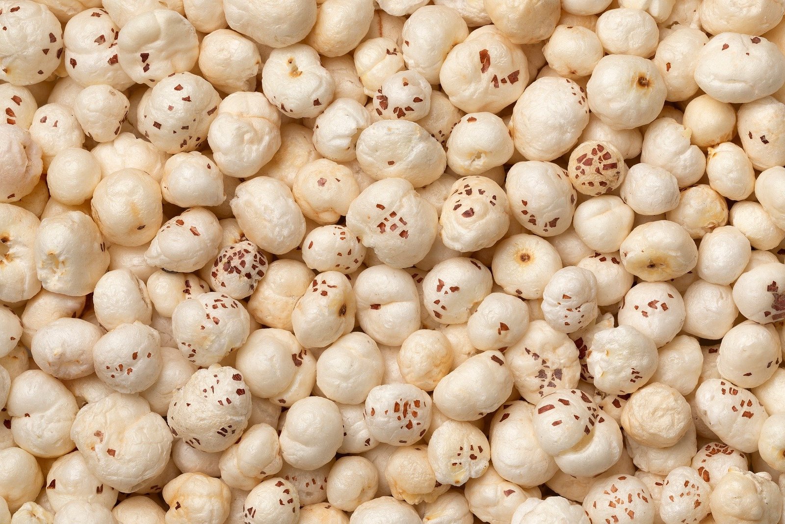 Ready-to-eat roasted makhana snack